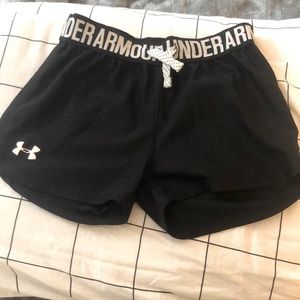 Girl under armour shorts